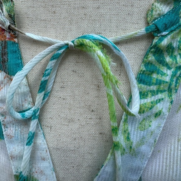 Chicos Botanical Tropical Printed Chiffo Crinkled Loose Fit Semi Sheer Top - Picture 2 of 8